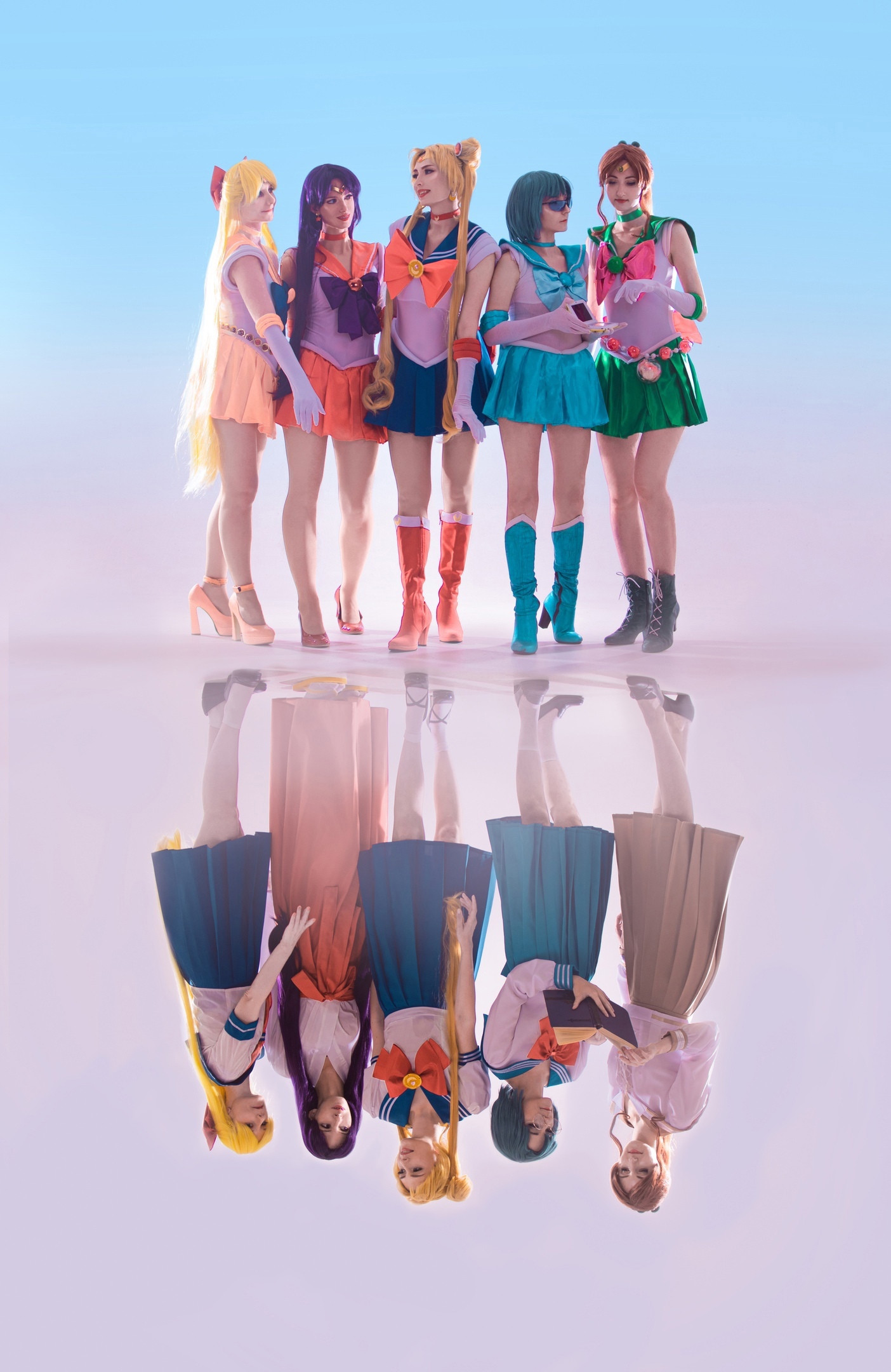 5 героев Sailor Moon в одном косплее