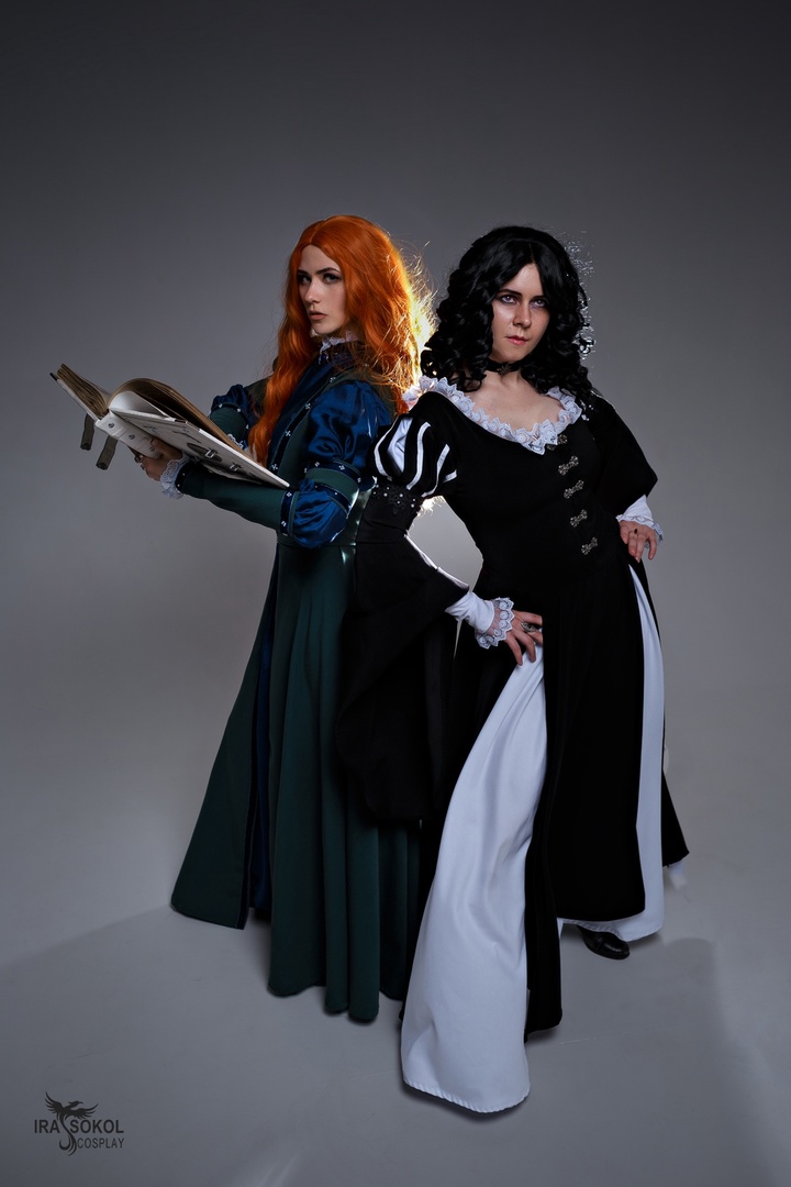 Косплей по книжному варианту The Witcher на персонаженей Трисс Меригольд и Йеннифэр
